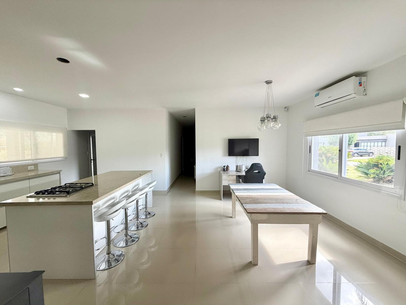 House for sale: 5 rooms, pool, garden, Luján and San Roque regions