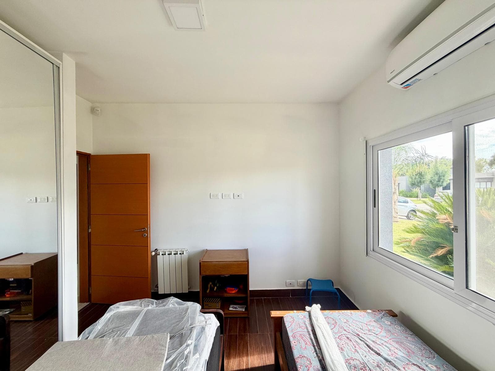 House for sale: 5 rooms, pool, garden, Luján and San Roque regions