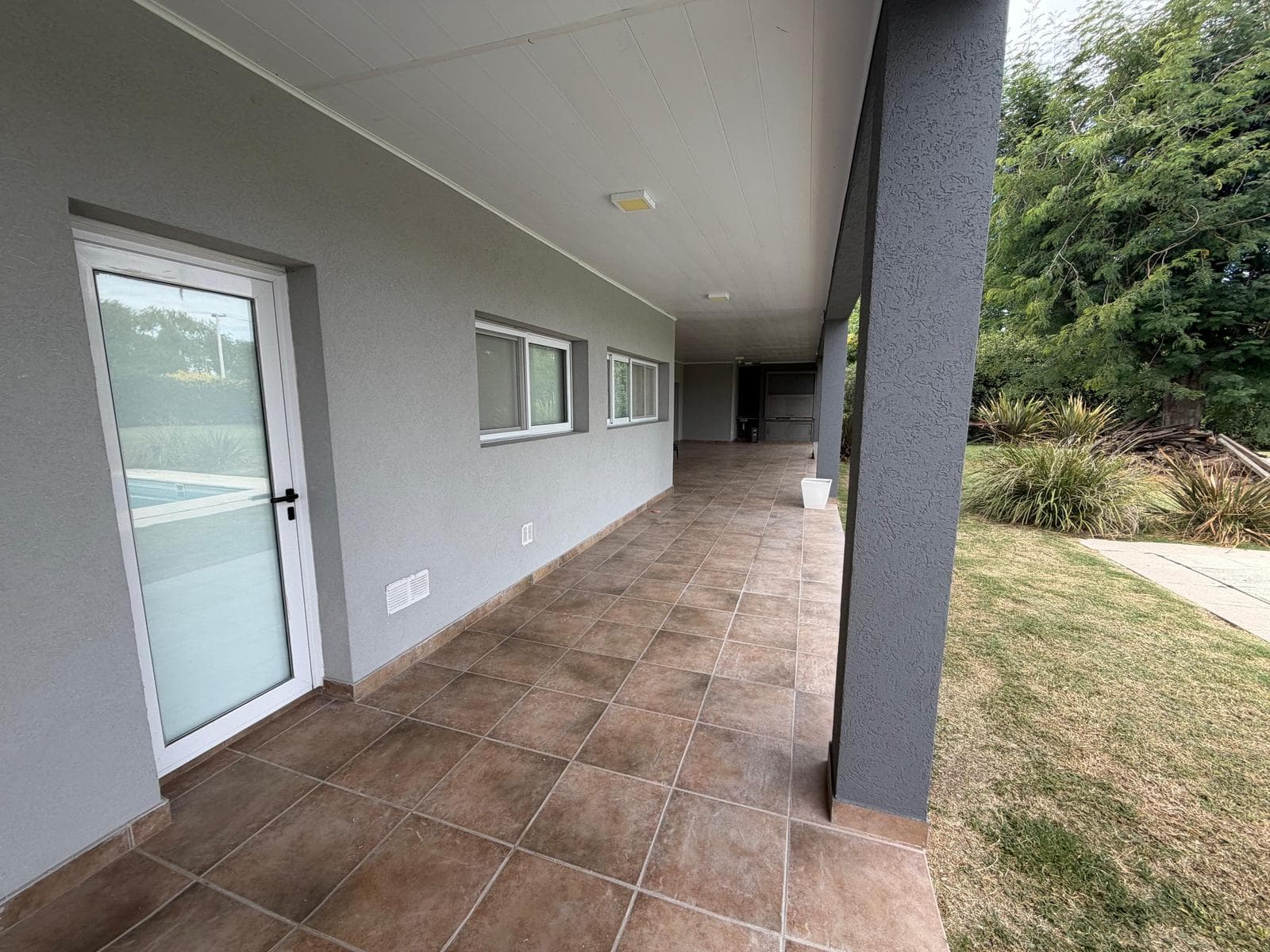 House for sale: 5 rooms, pool, garden, Luján and San Roque regions