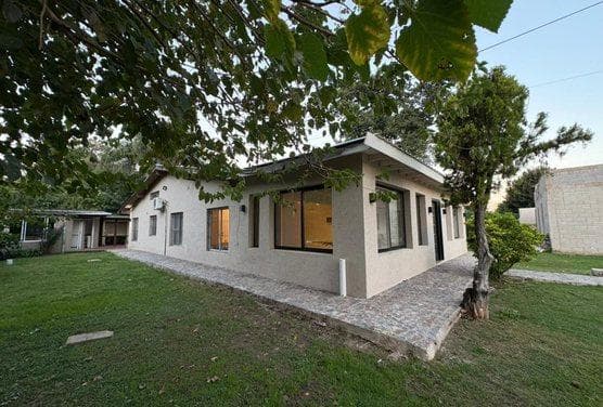 House in Del Viso