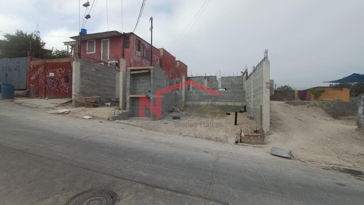 LAND FOR SALE WITH BUILDING - FLORIDO, 1ST SECTION, TIJUANA, B.C.