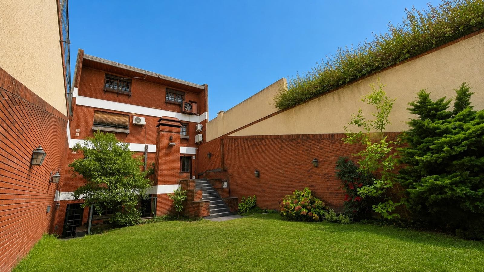 5-room house for sale in Colegiales, eligible for a mortgage
