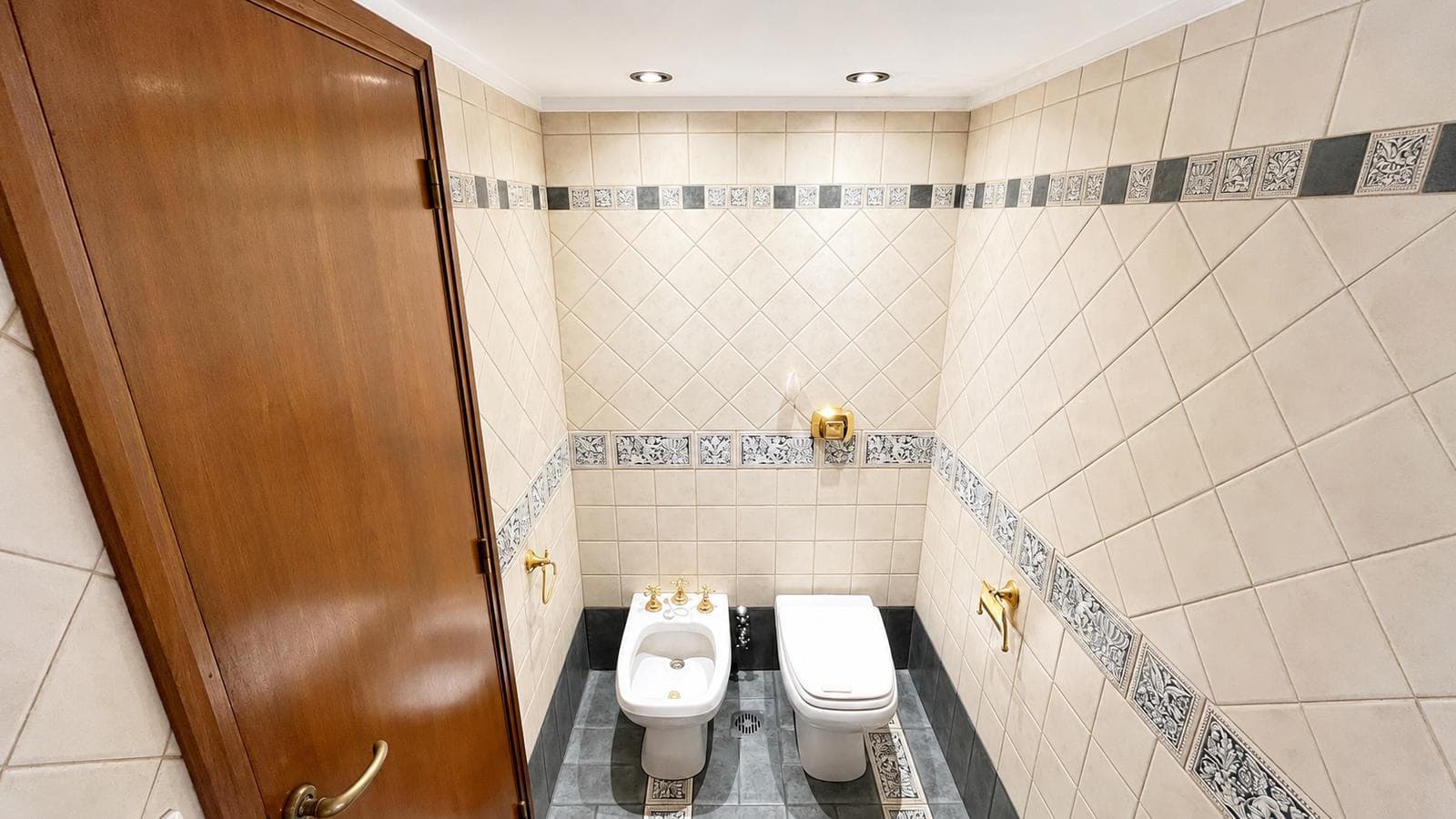5-room house for sale in Colegiales, eligible for a mortgage