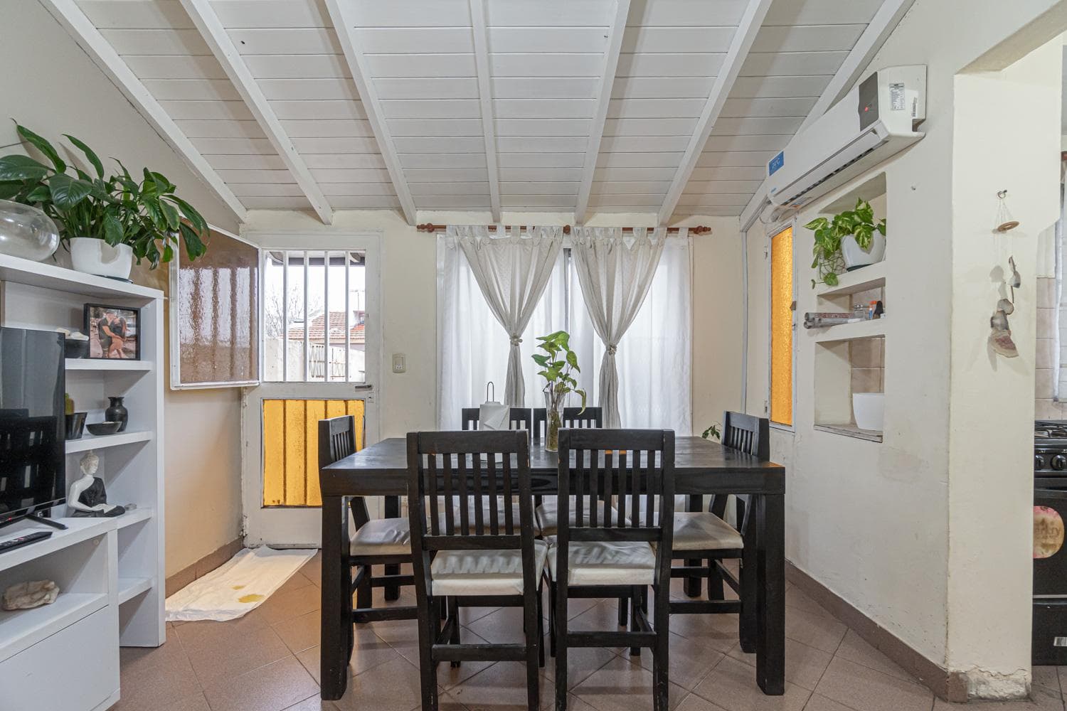 Three-room penthouse for sale, in very good condition, on the top floor, with a balcony, in Villa Ballester