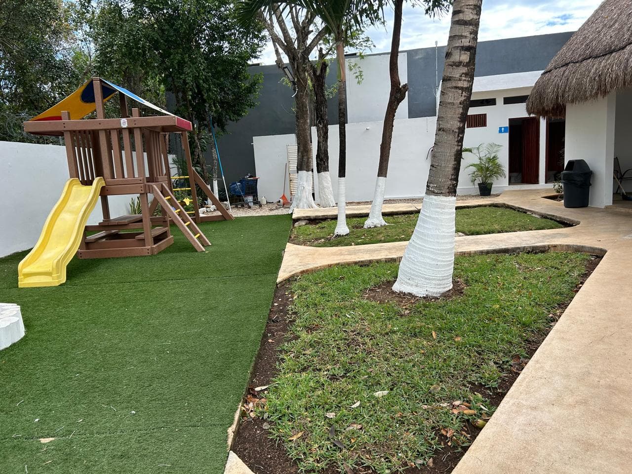HOUSE FOR SALE IN PUNTA ESTRELLA with an elevator and a transformer
