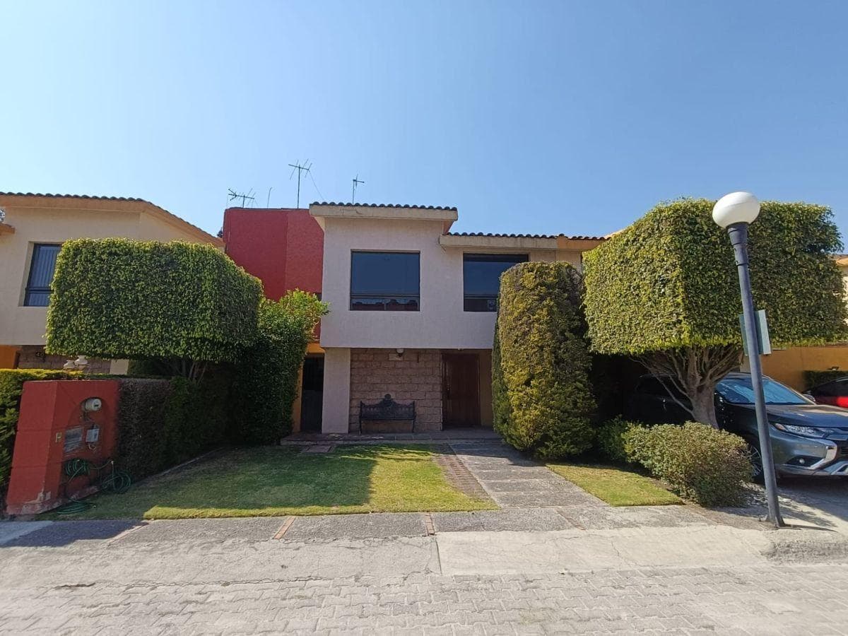 House in a Condominium for Sale in Campestre Coyoacán with a Pool