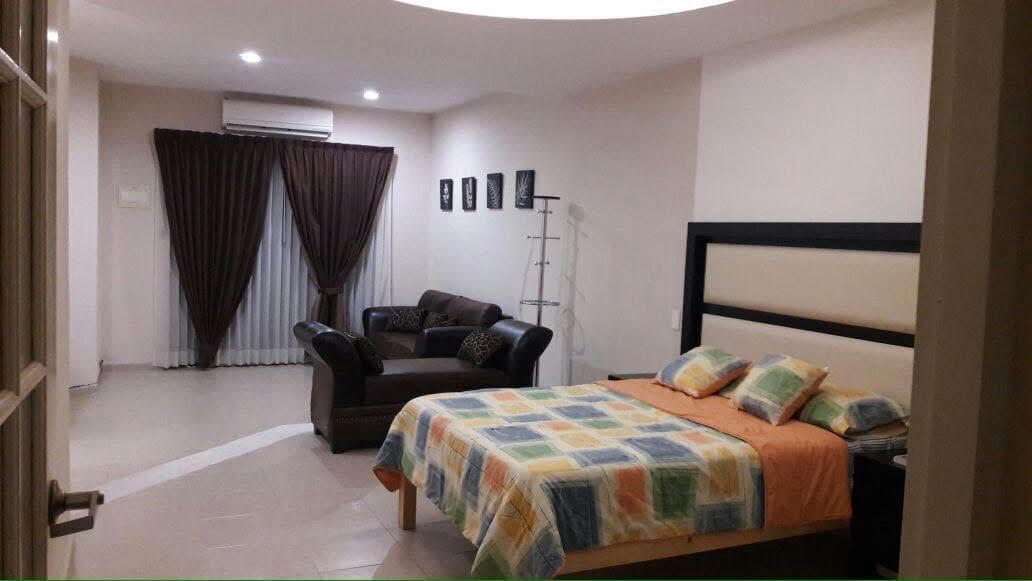 House FOR SALE IN THE LAS AMERICAS RESIDENTIAL COMPLEX!!!