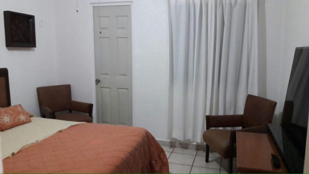 House FOR SALE IN THE LAS AMERICAS RESIDENTIAL COMPLEX!!!