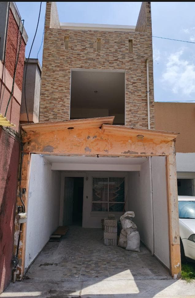 House for sale in Los Héroes Tecámac.