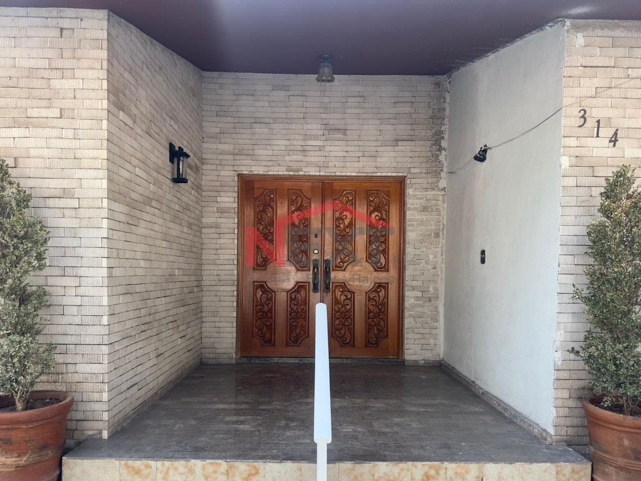House for Sale in Colonia Jardín | Attached Apartment | Opportunity to Renovate or Develop Apartments | Saltillo, Coahuila