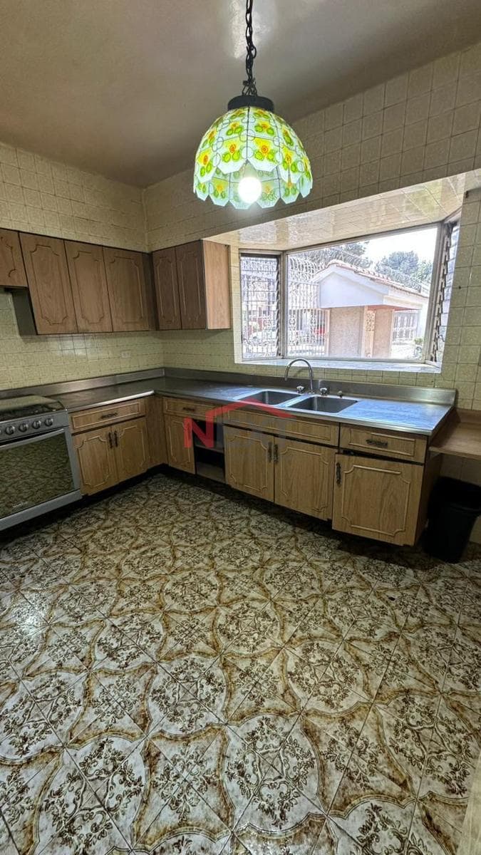 House for Sale in Colonia Jardín | Attached Apartment | Opportunity to Renovate or Develop Apartments | Saltillo, Coahuila