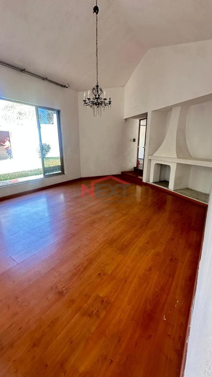 House for Sale in Colonia Jardín | Attached Apartment | Opportunity to Renovate or Develop Apartments | Saltillo, Coahuila