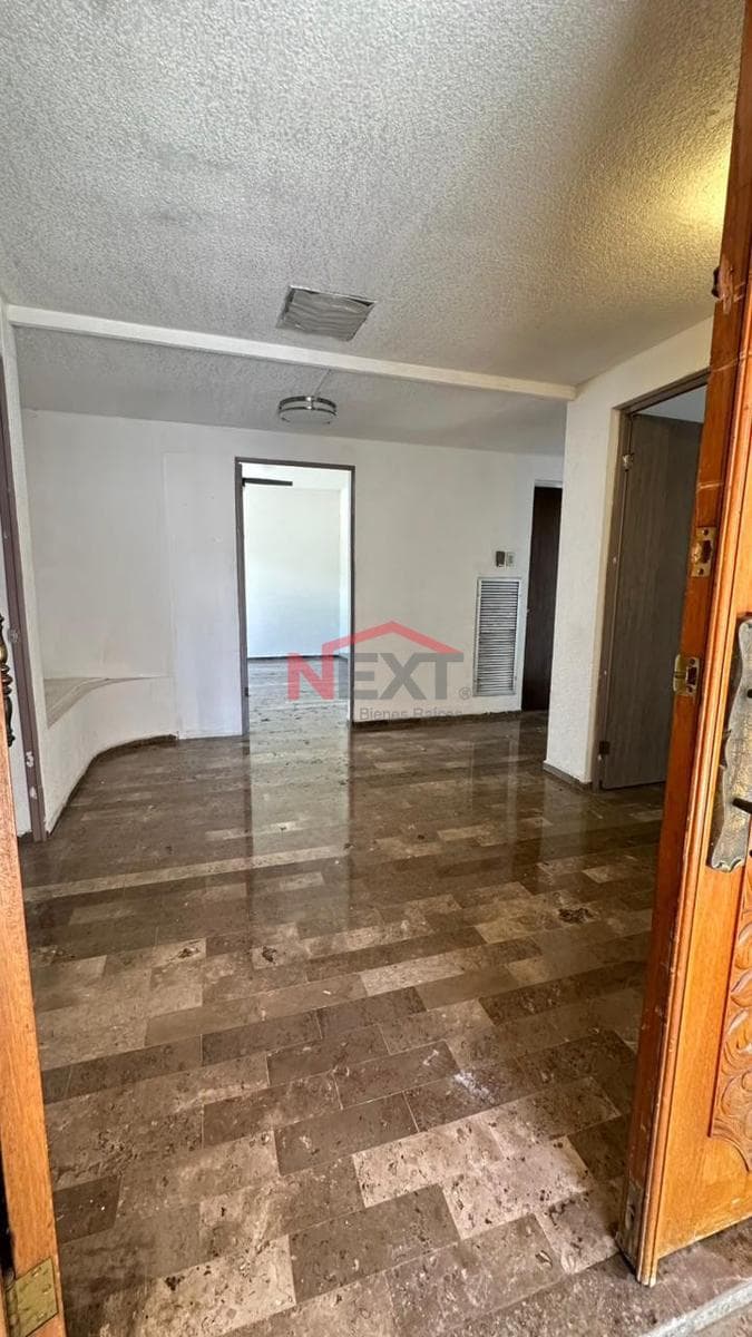House for Sale in Colonia Jardín | Attached Apartment | Opportunity to Renovate or Develop Apartments | Saltillo, Coahuila