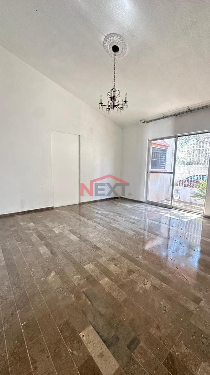House for Sale in Colonia Jardín | Attached Apartment | Opportunity to Renovate or Develop Apartments | Saltillo, Coahuila