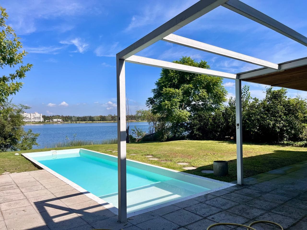 5-Bedroom House for Sale or Rent in La Laguna, Santa Clara Neighborhood, Villanueva, Tigre