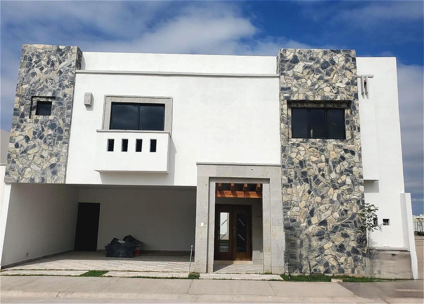 House for Sale in the Almera Torreon Residential Complex