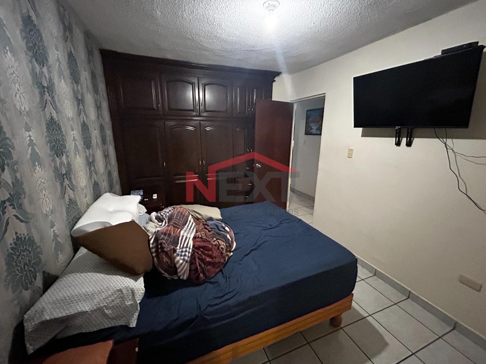 HOUSE FOR SALE LOCATED IN THE PASEO ALAMEDA SUBDIVISION.