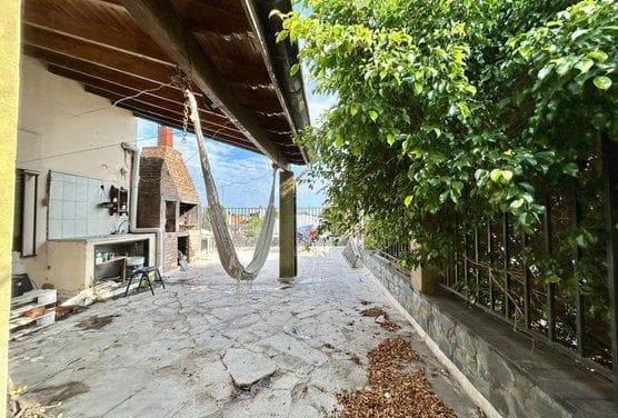House in Villa Lynch