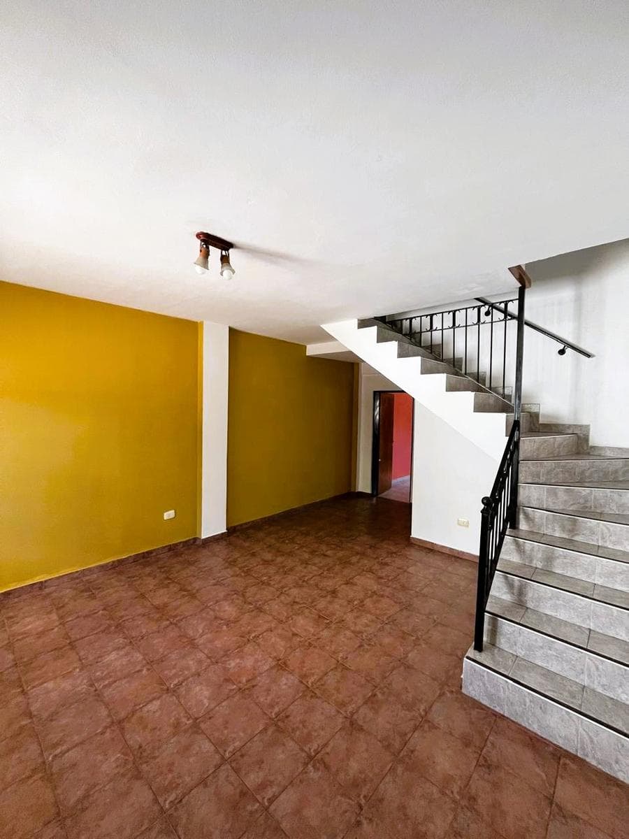 3-BEDROOM HOUSE FOR RENT WITH GARAGE IN PARQUE JOSE C PAZ