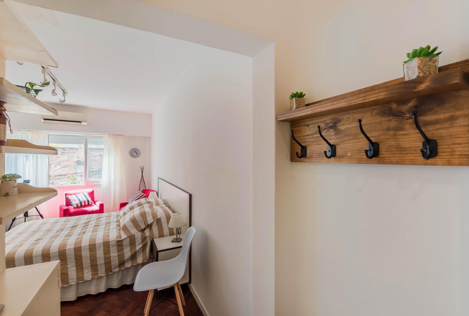 Furnished studio apartment for short-term rent in Caballito