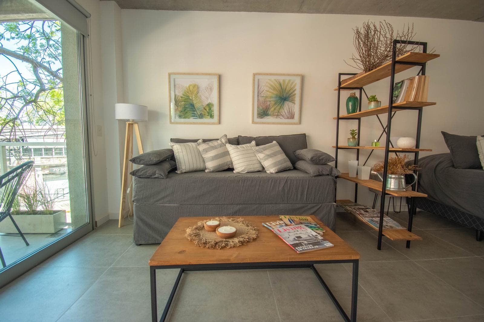 Furnished studio apartment with a balcony available for short-term rent in Nuñez