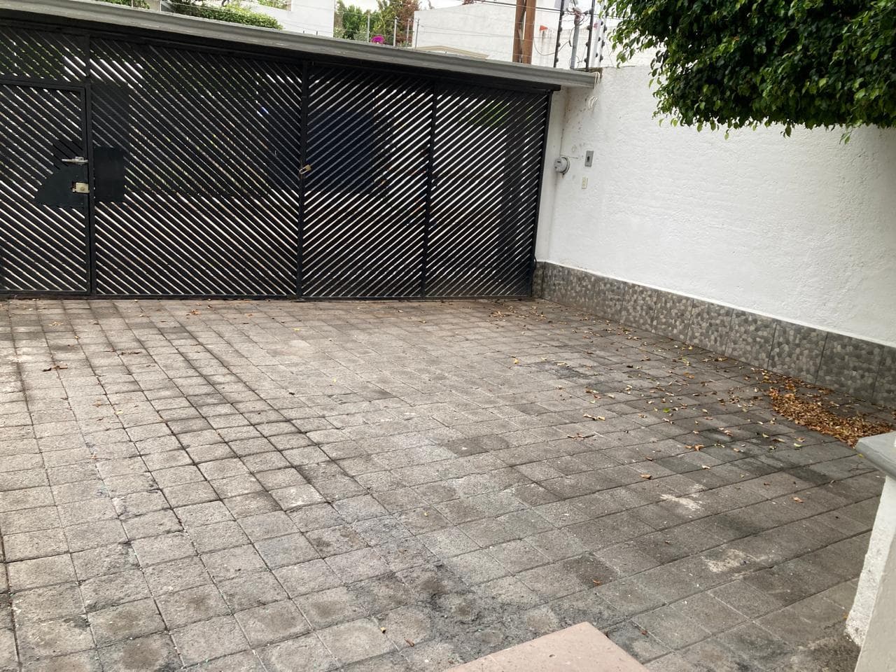 House for sale/rent in the Jurica Subdivision, Querétaro, Qro.
