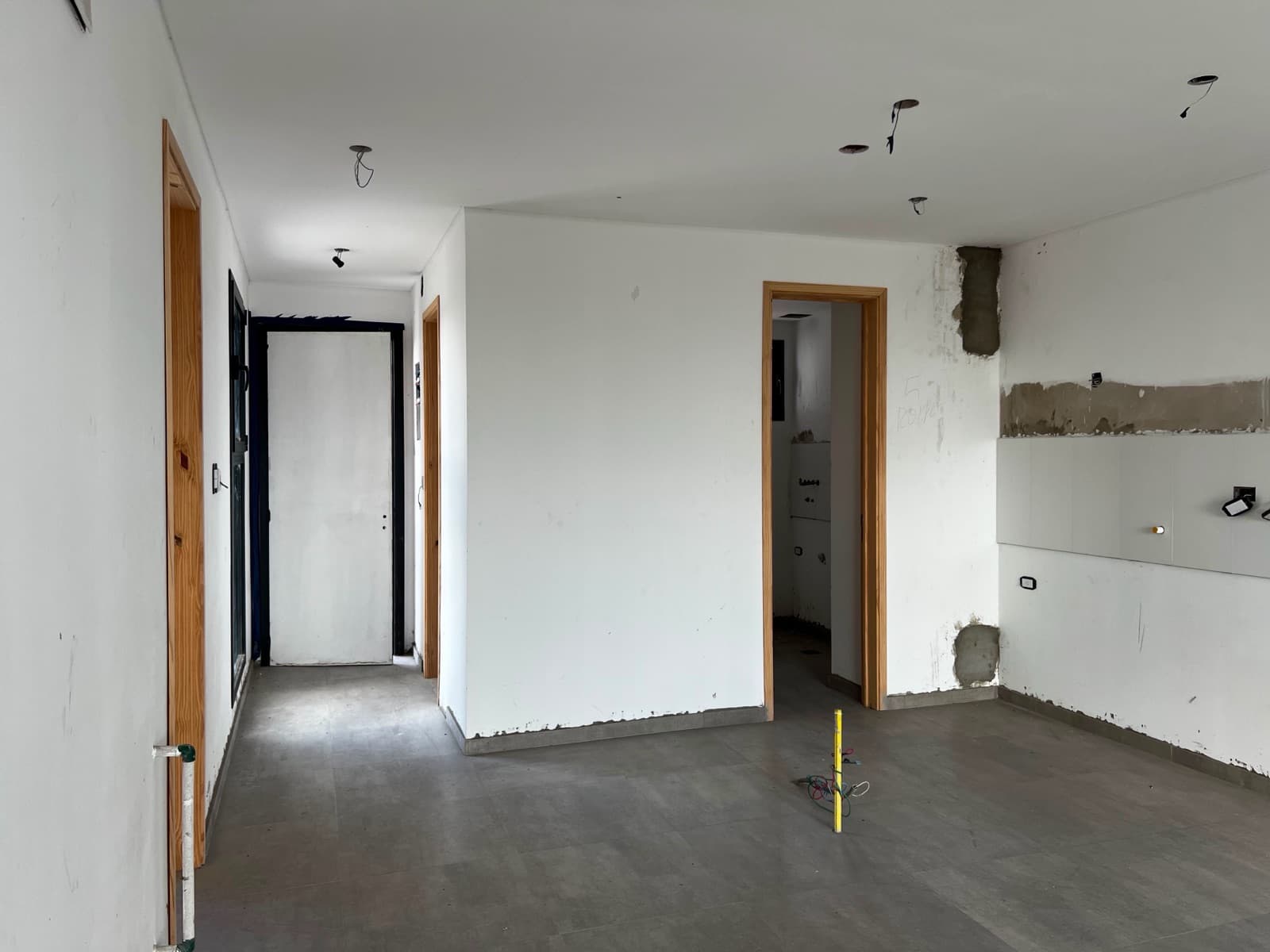 Apartment in La Plata, 37th Street between 7th and 8th Streets: 2-bedroom apartment with an office, barbecue, and garage