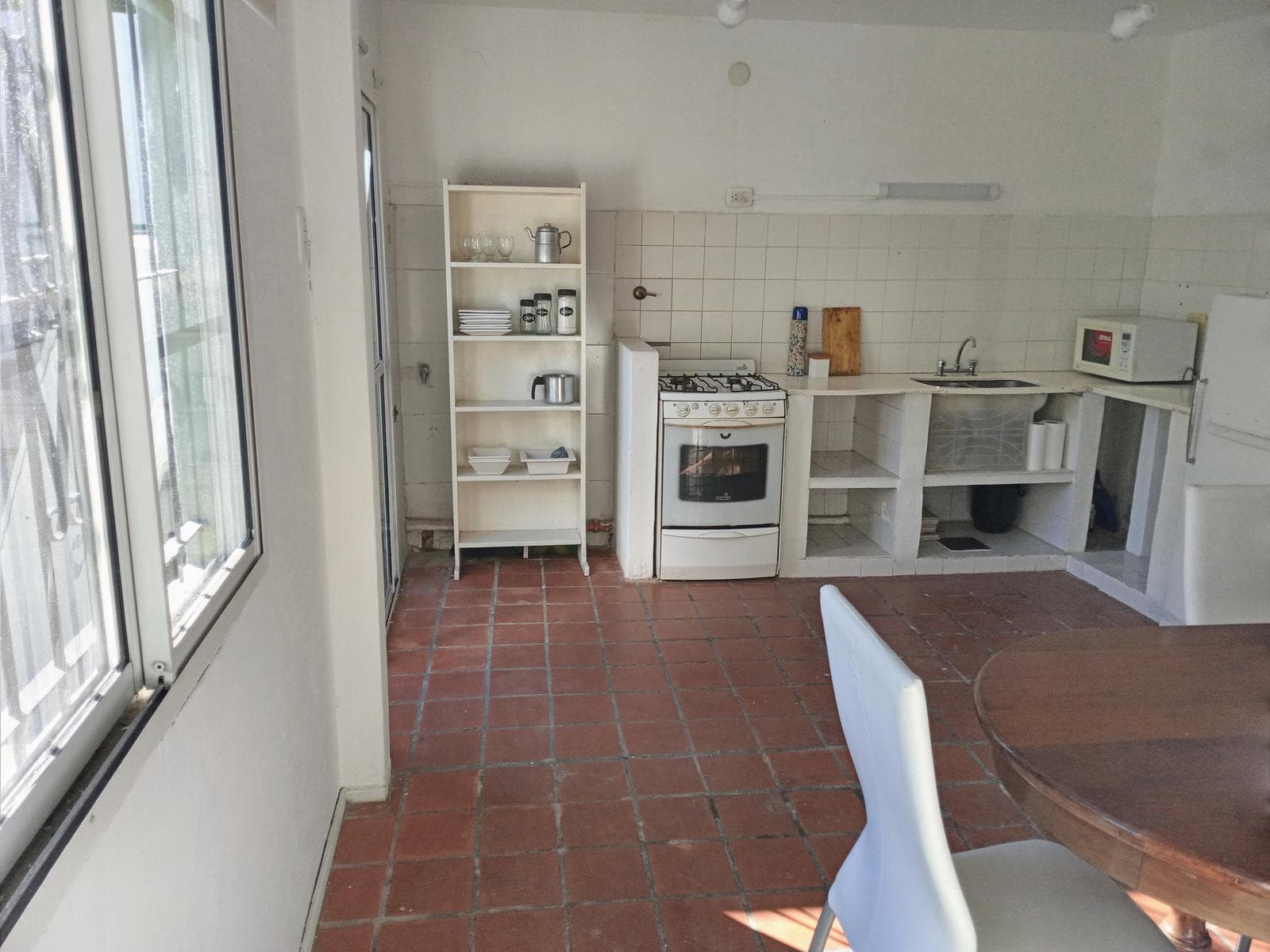 Two-story townhouse, 3 rooms, garage, patio. QUALIFIES FOR A LOAN. San Andrés, San Martín