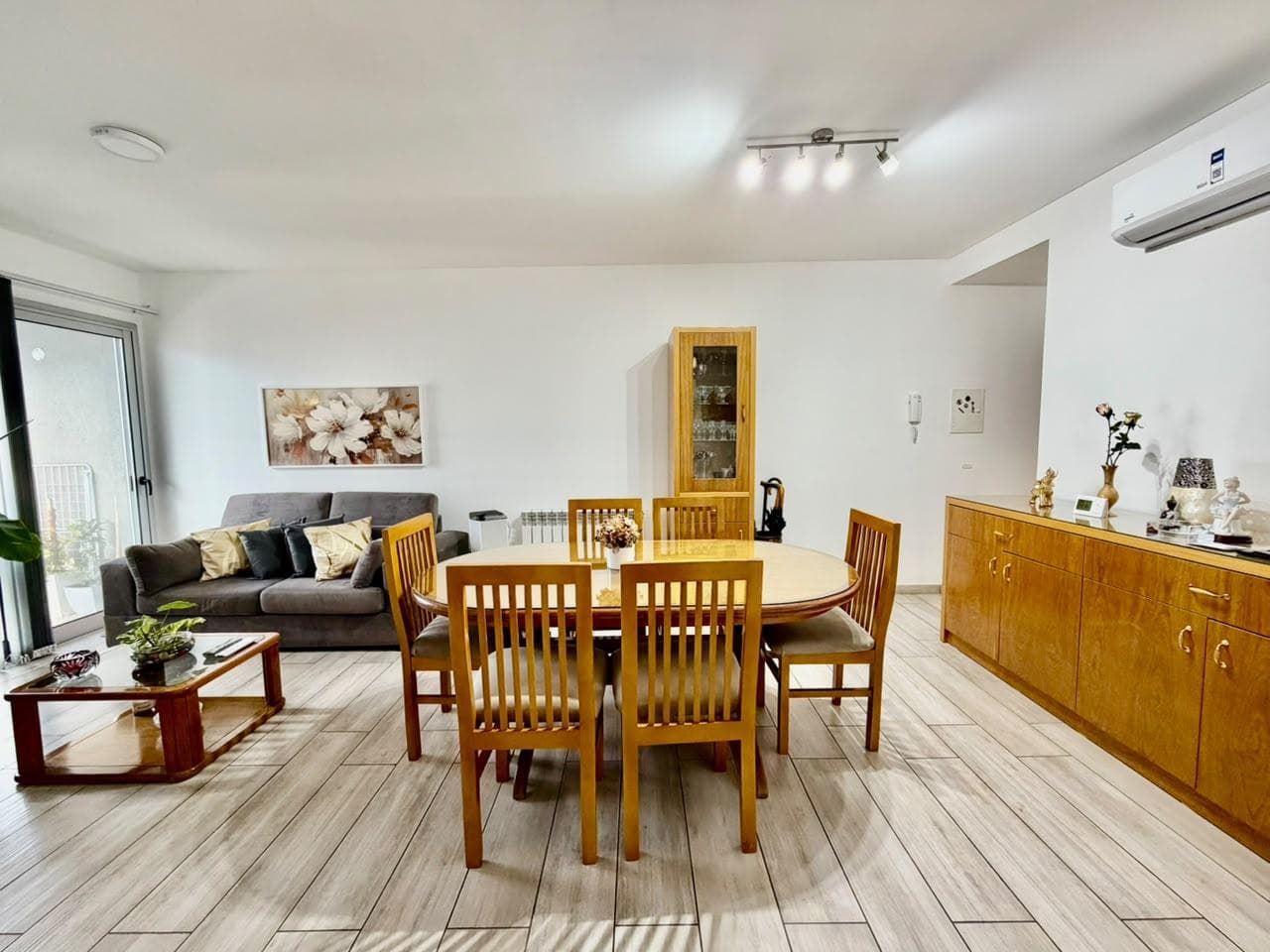 2-bedroom apartment with a garage