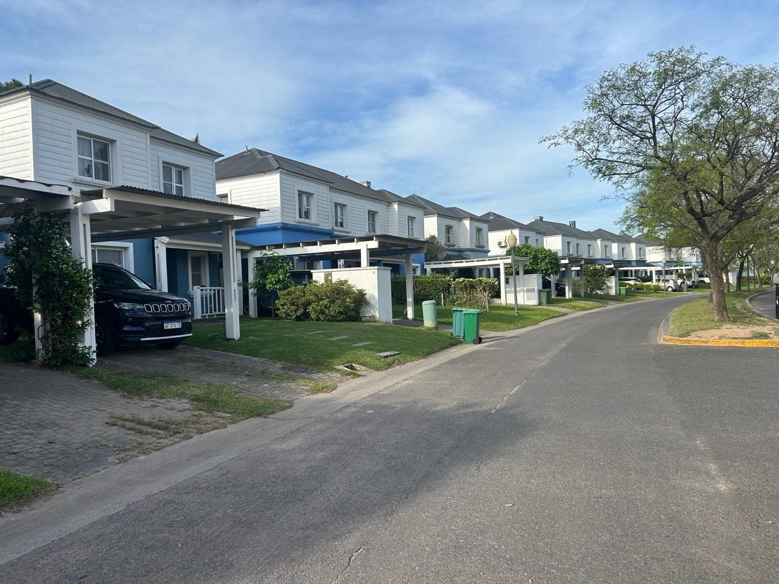 Lakefront Home FOR SALE in Portezuelo, Nordelta.