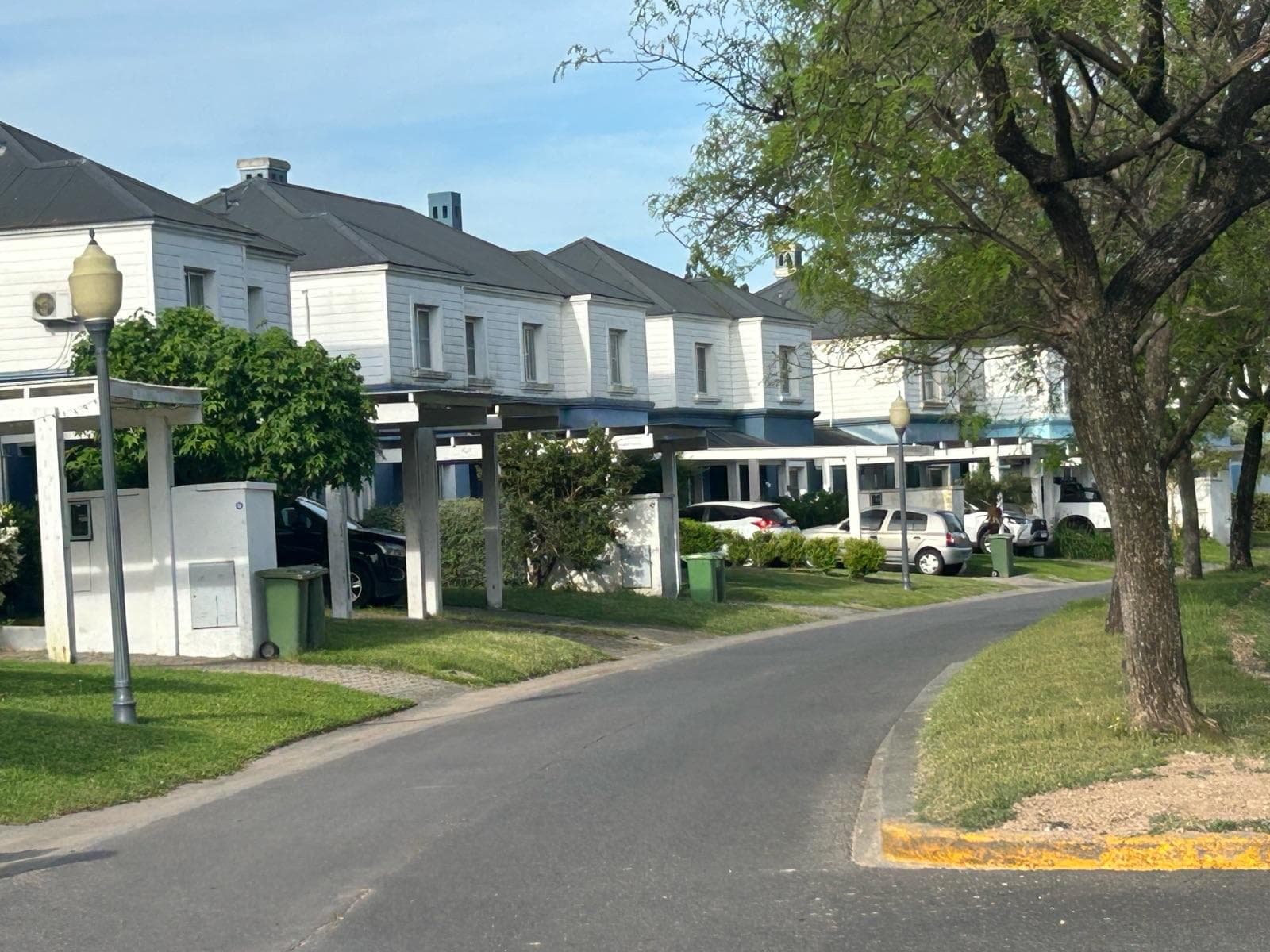Lakefront Home FOR SALE in Portezuelo, Nordelta.