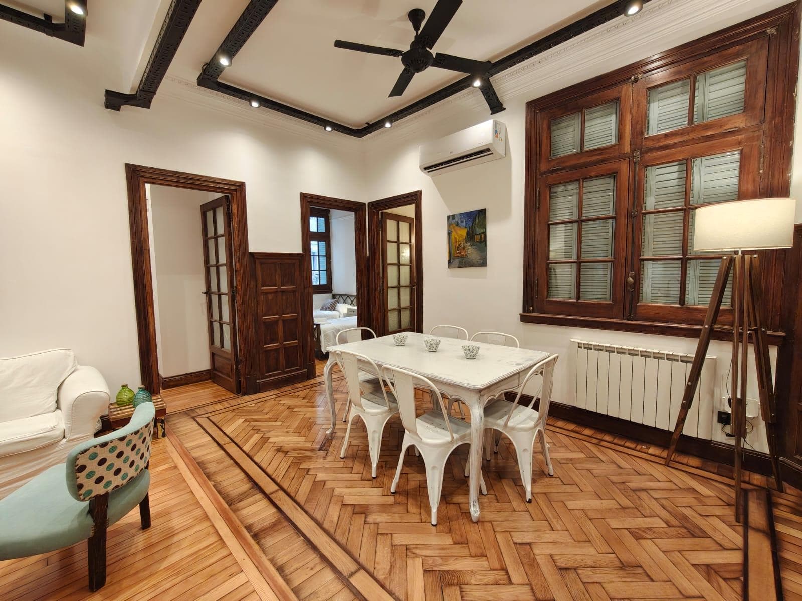 "3-room renovated apartment for sale, Edificio del Arco, a protected historic building, Monserrat"