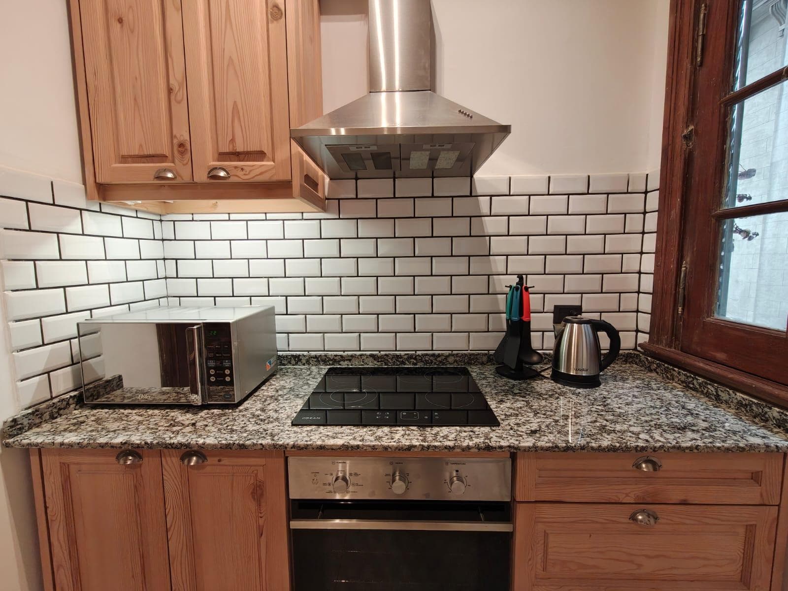 "3-room renovated apartment for sale, Edificio del Arco, a protected historic building, Monserrat"