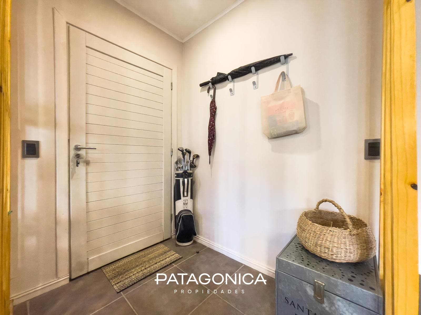 3-room apartment with a garden. All utilities included. Fully equipped