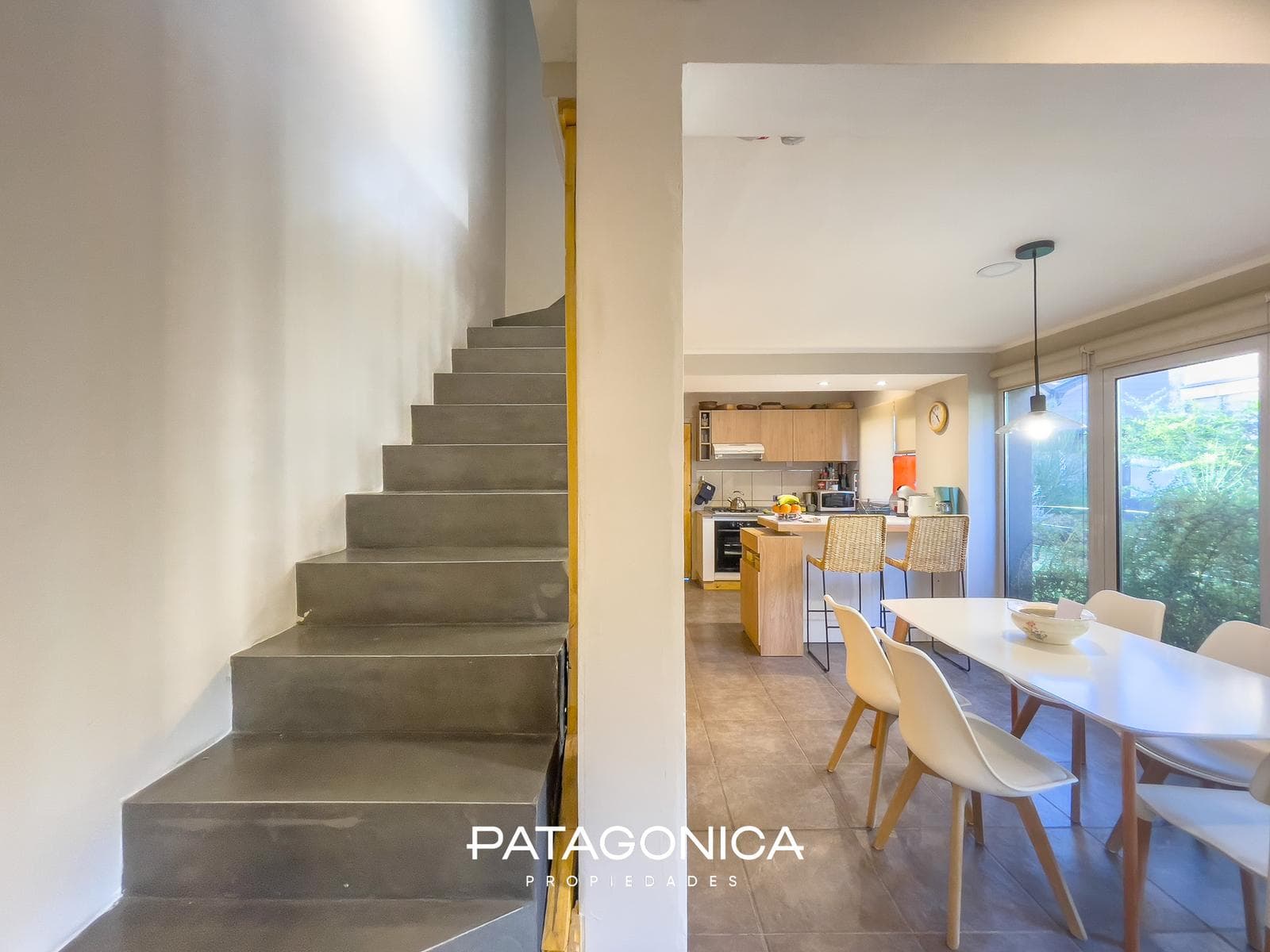 3-room apartment with a garden. All utilities included. Fully equipped