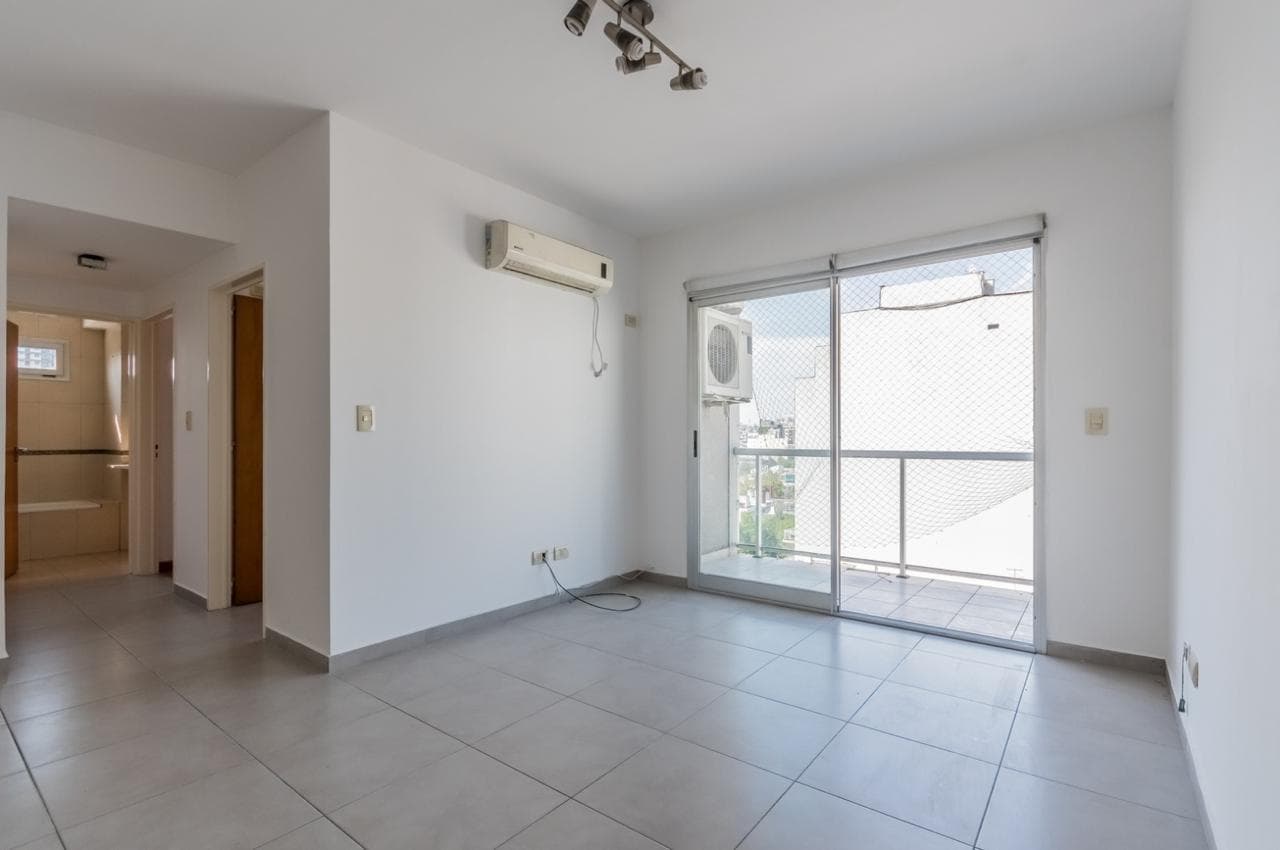 2-ROOM APARTMENT FOR SALE WITH PRIVATE TERRACE IN FLORES