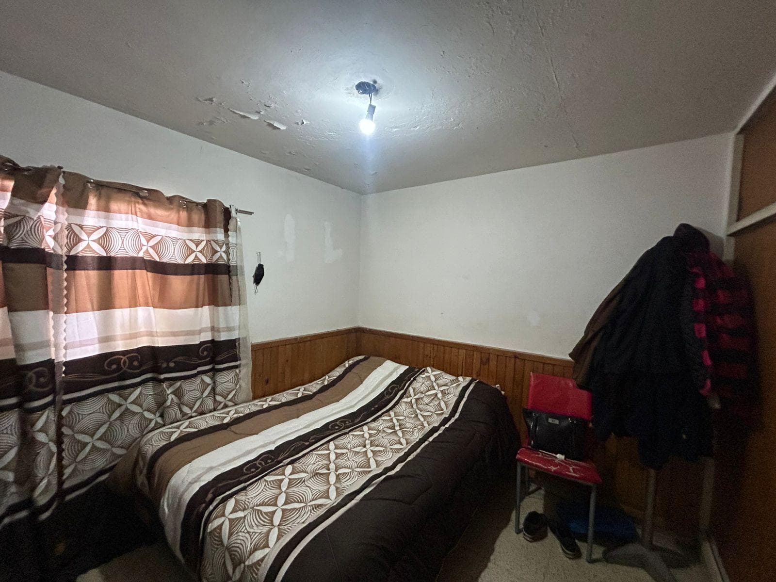 Two-bedroom apartment in need of renovation in Neuquén City