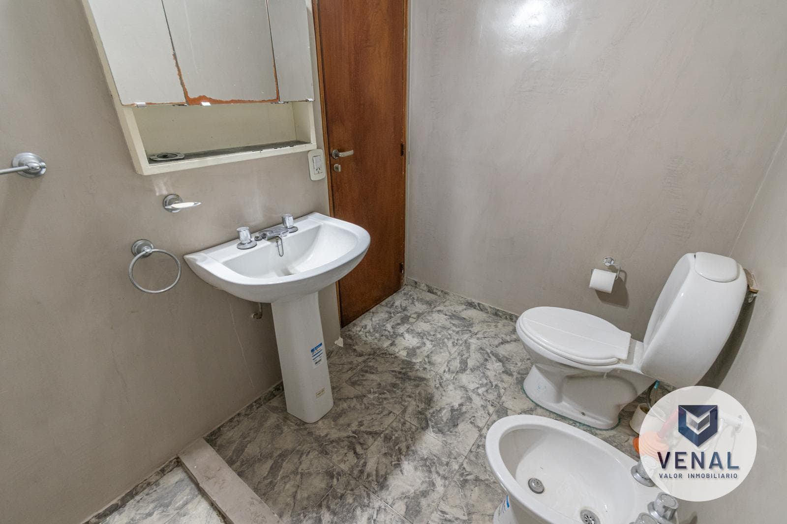 Apartment for Sale in Colegiales: 3-room apartment with garage, just a few meters from Elcano Avenue, 61 m²