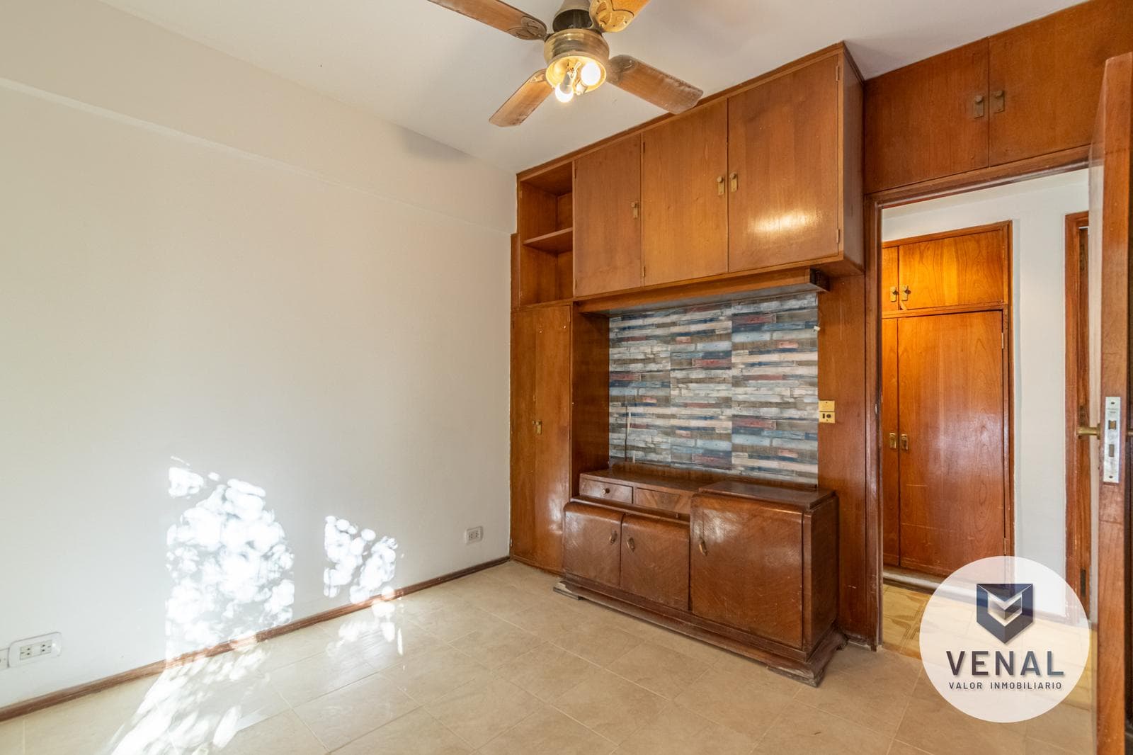 Apartment for Sale in Colegiales: 3-room apartment with garage, just a few meters from Elcano Avenue, 61 m²