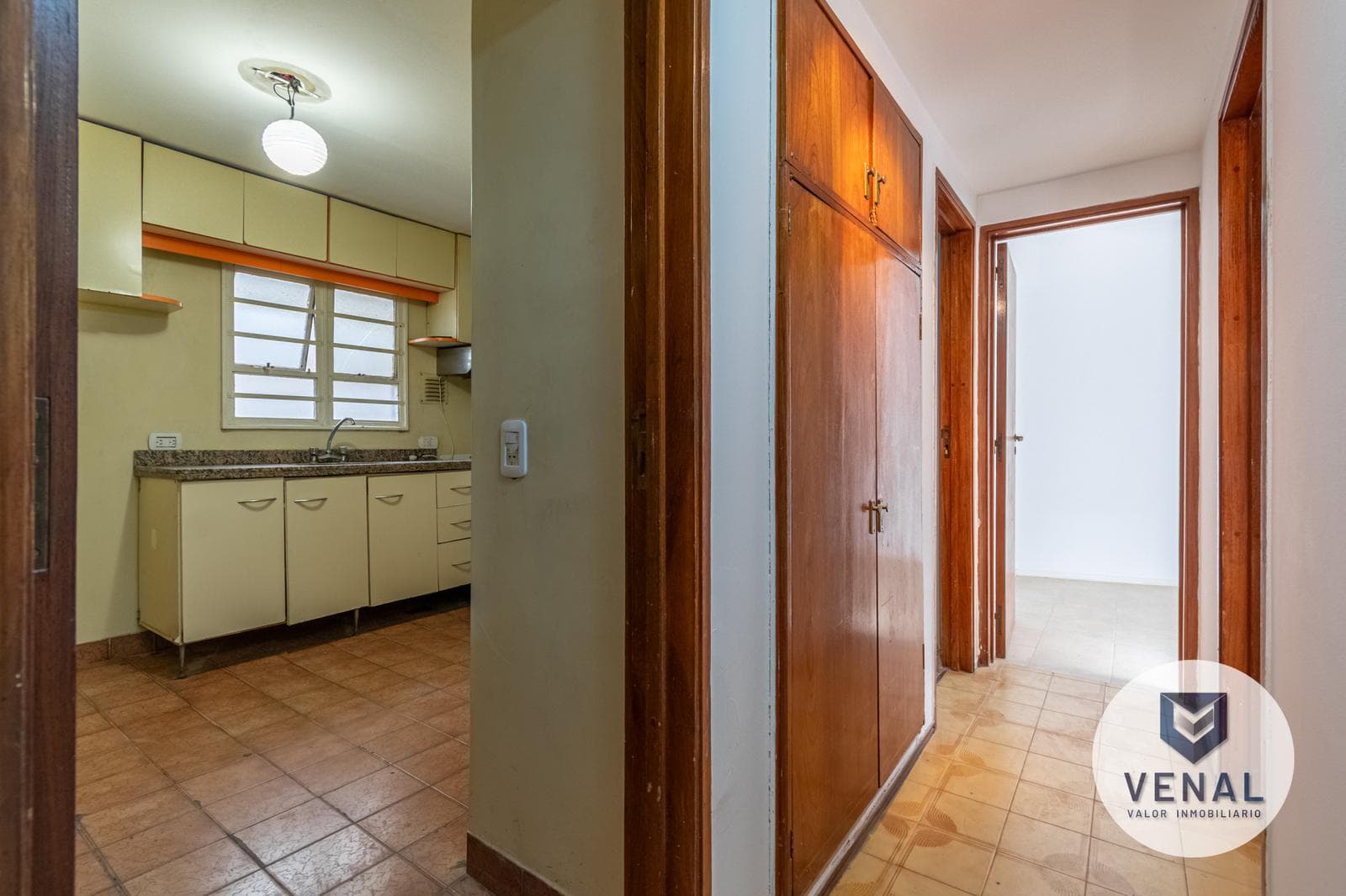 Apartment for Sale in Colegiales: 3-room apartment with garage, just a few meters from Elcano Avenue, 61 m²