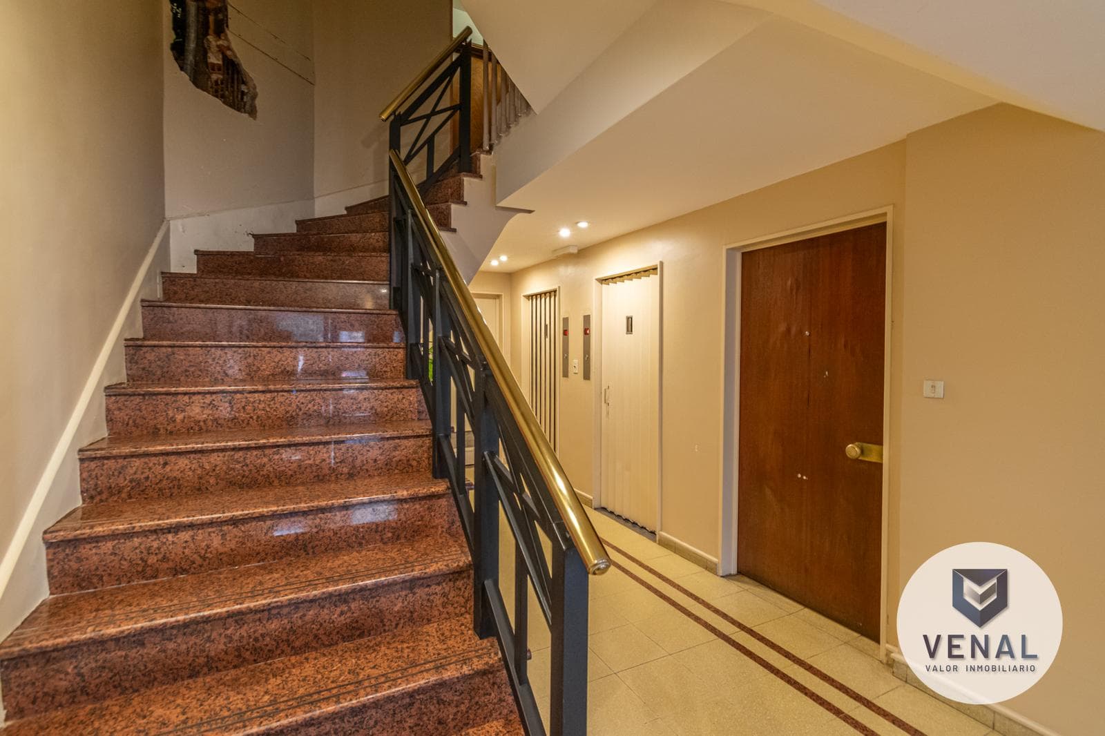Apartment for Sale in Colegiales: 3-room apartment with garage, just a few meters from Elcano Avenue, 61 m²