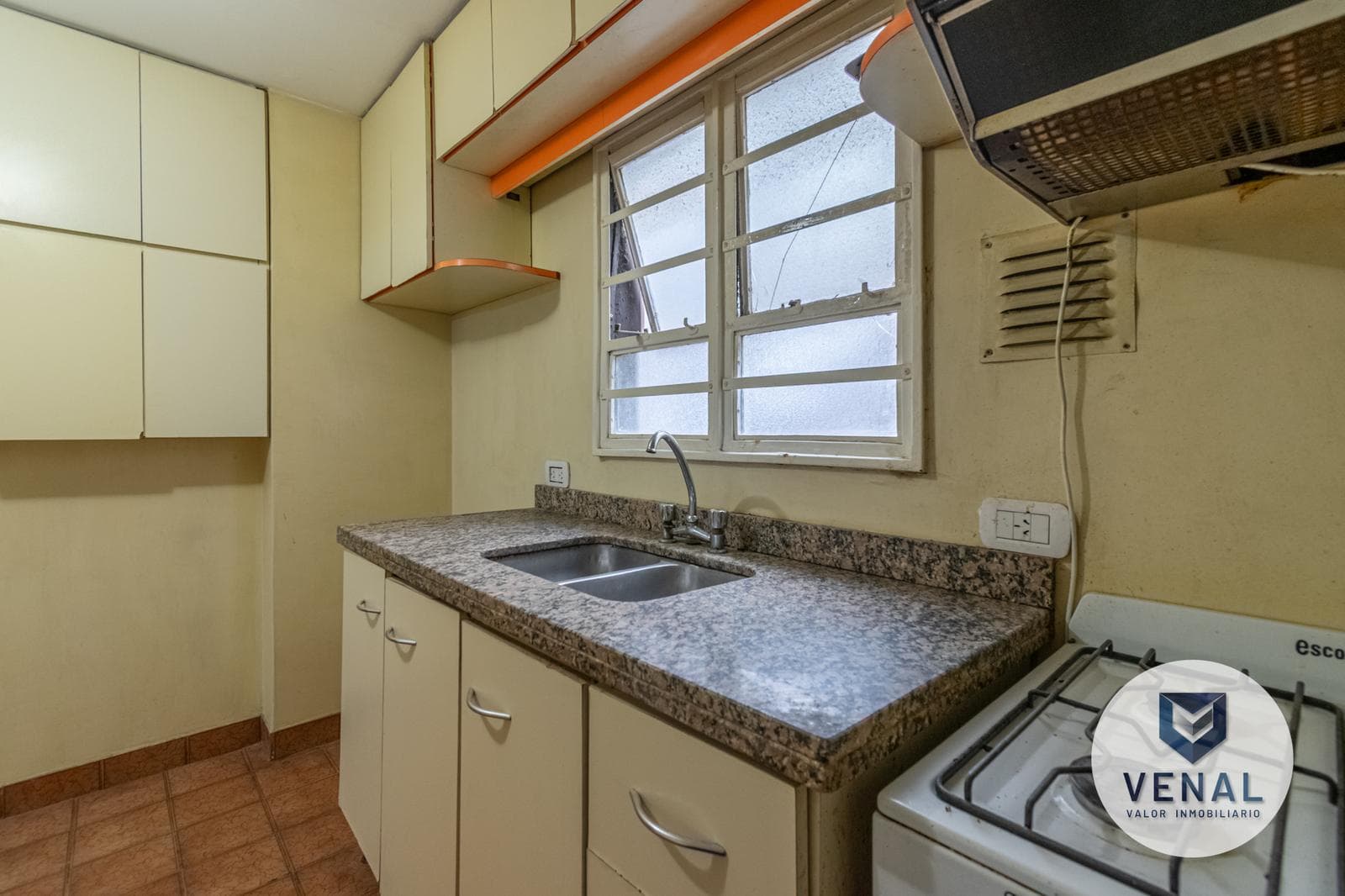 Apartment for Sale in Colegiales: 3-room apartment with garage, just a few meters from Elcano Avenue, 61 m²