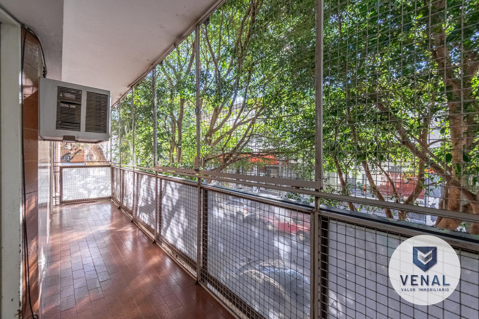 Apartment for Sale in Colegiales: 3-room apartment with garage, just a few meters from Elcano Avenue, 61 m²