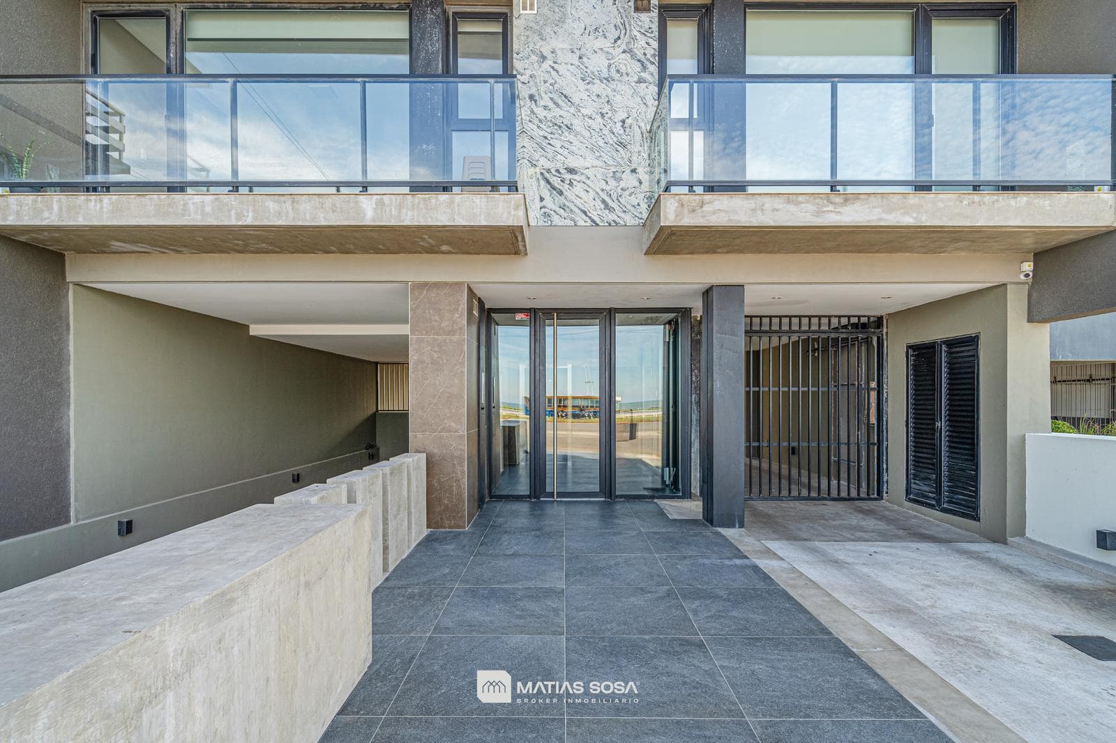 For Sale - 2-room apartment - Garage - Ocean view