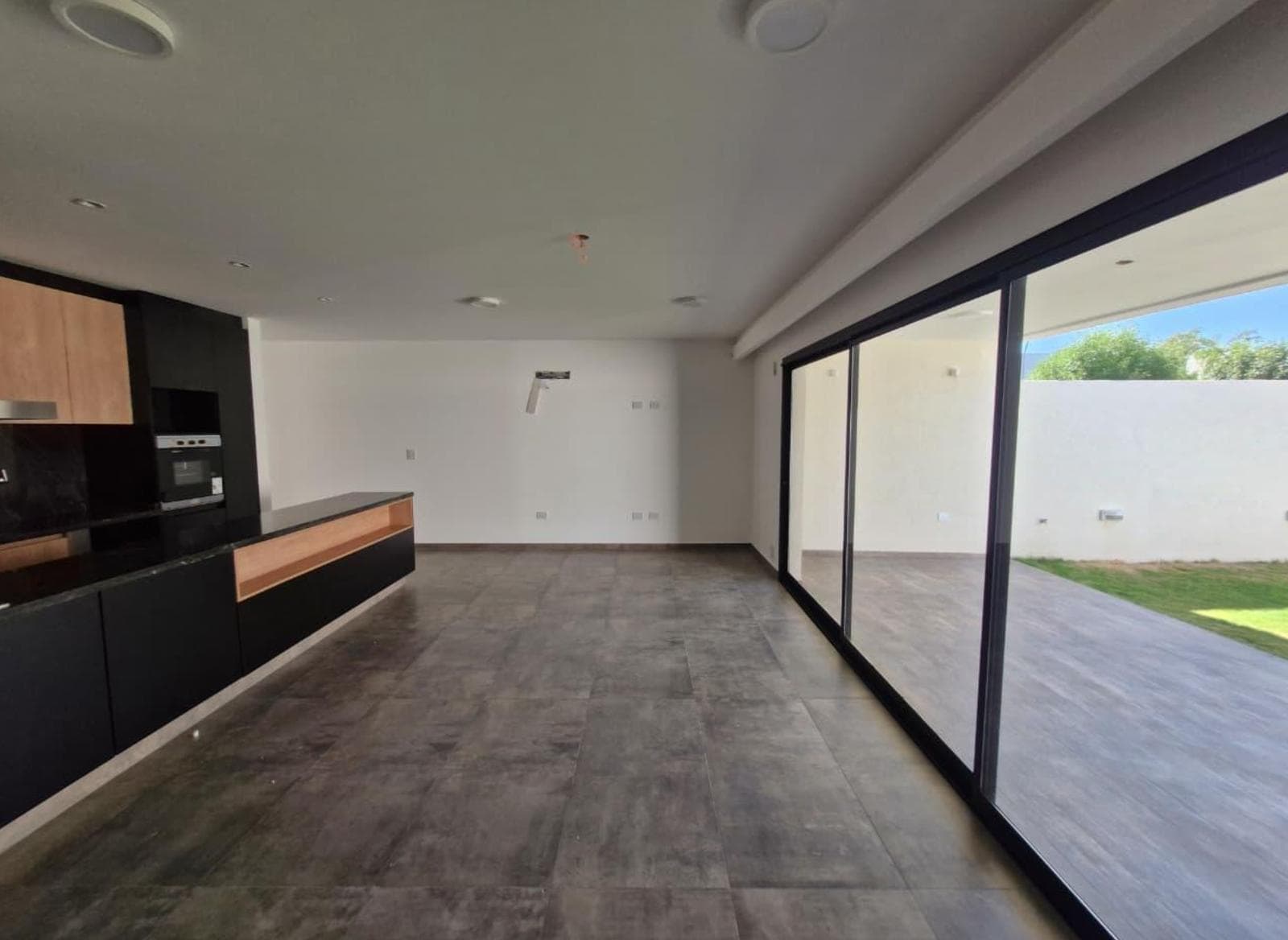 Casa venta 4 dormitorios 3 baños en Greenville II
