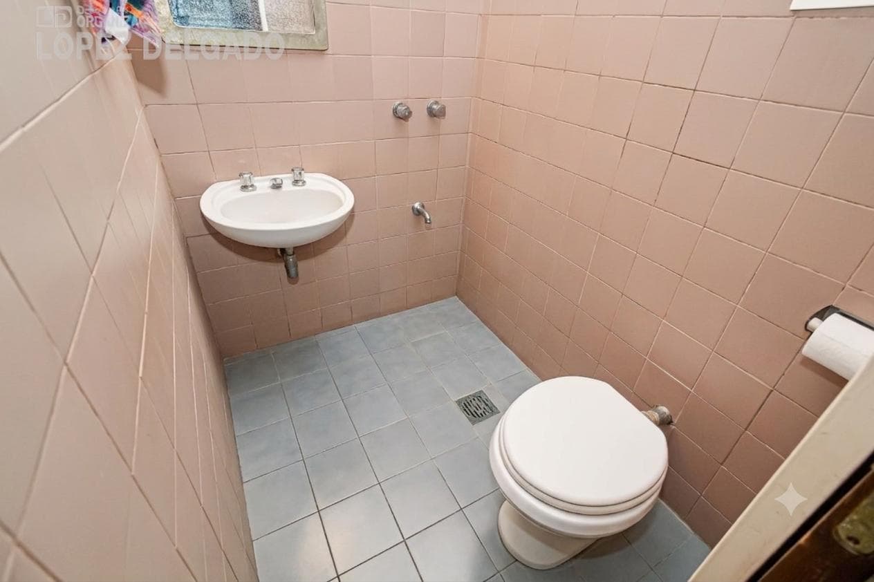 4-room house with a guest house, garden, and pool in Villa del Parque