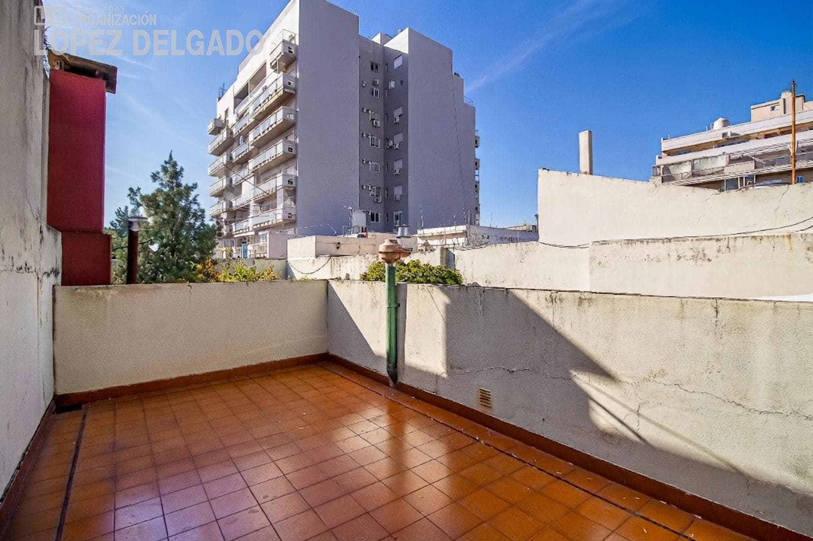 4-room house with a guest house, garden, and pool in Villa del Parque