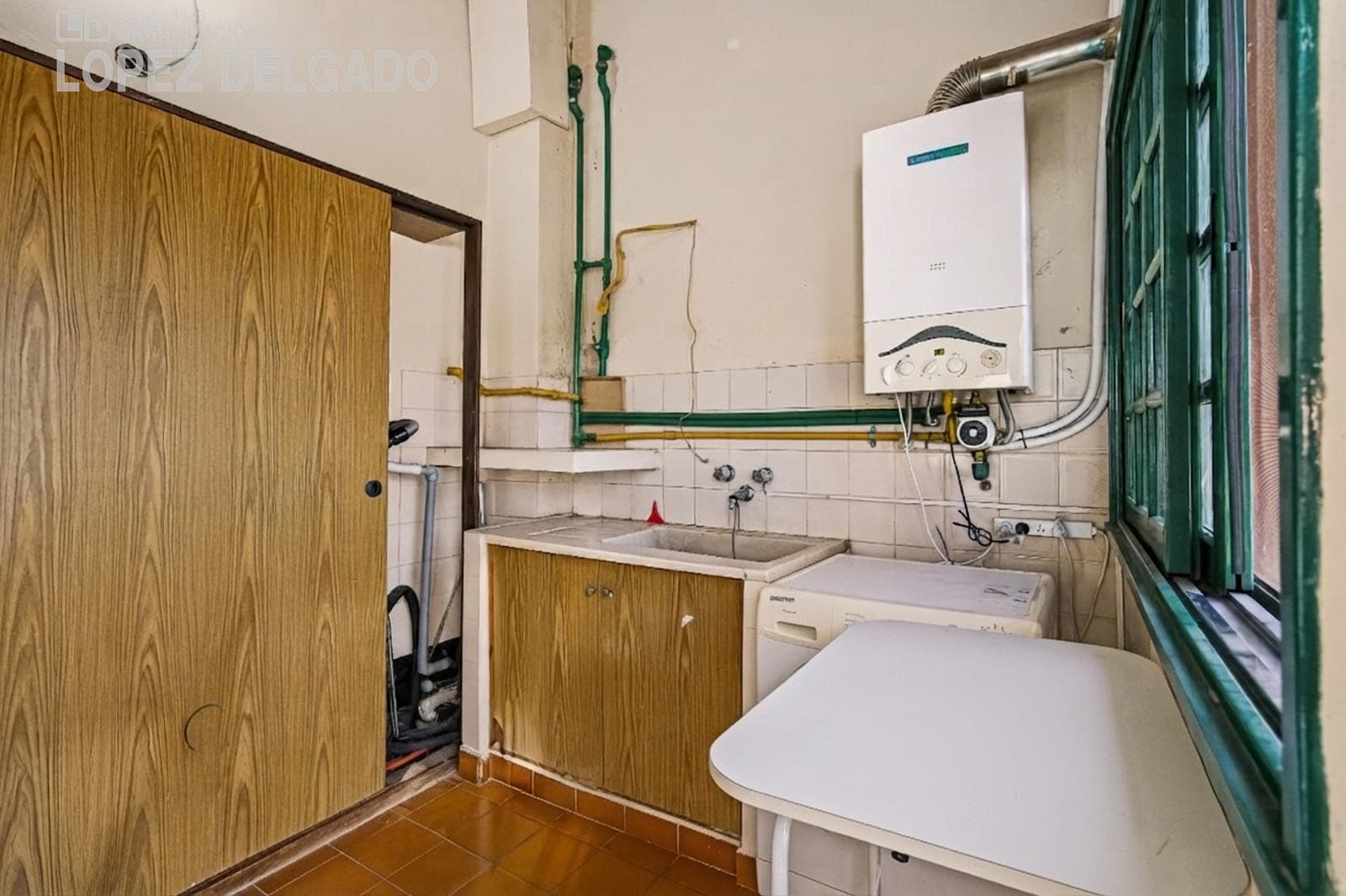 4-room house with a guest house, garden, and pool in Villa del Parque