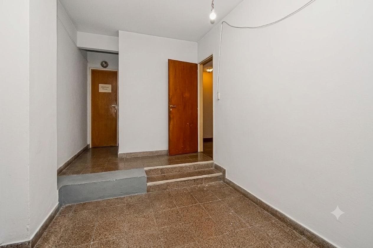 4-room house with a guest house, garden, and pool in Villa del Parque