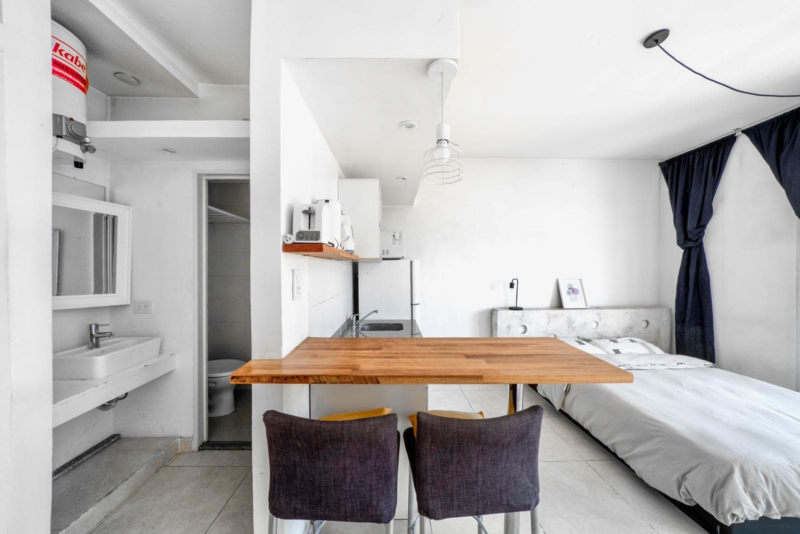 Furnished studio apartment with amenities available for short-term rent in Almagro
